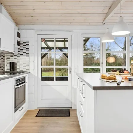 Mahalia - 300m From The Sea By Interhome *