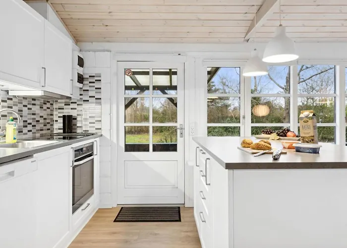 Mahalia - 300m From The Sea By Interhome *